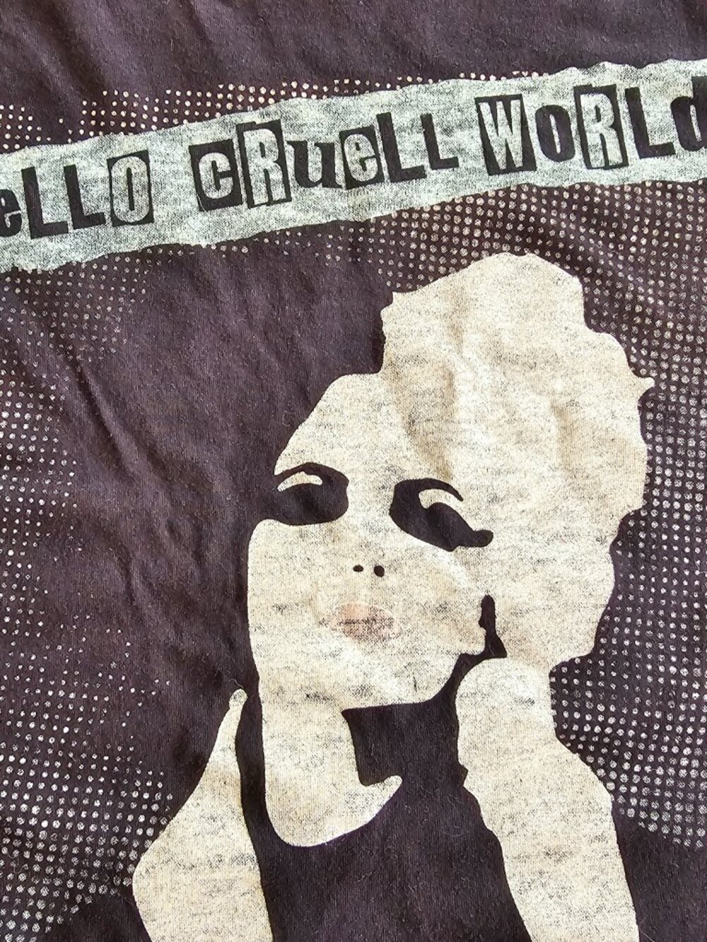 Disney Cruella Womens Tshirt Top Hello Cruell World Black 101 Dalmatians Size L - Picture 4 of 7